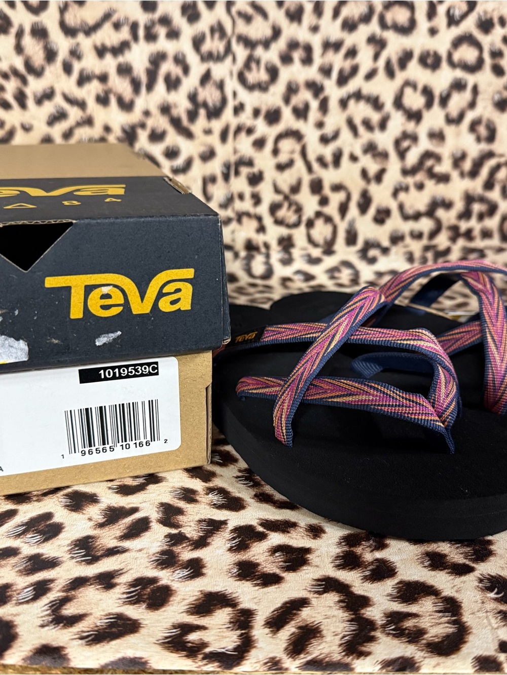 Teva Kids Black Sandals with Multicolor Straps size 11